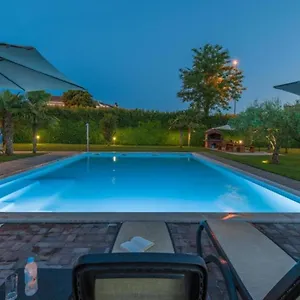 Maj - Ana - Luxury Family With Pool Apartment